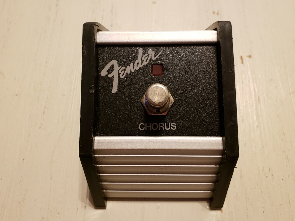 Fender Foot Switch Chorus Ship Wide Wide