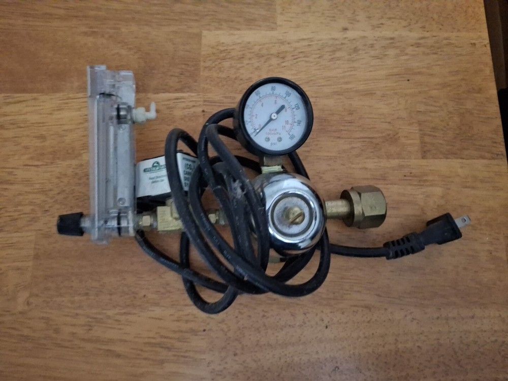Hydrofarm (CO2) Carbon Dioxide System Regulator Liding Aquarium Hydroponic