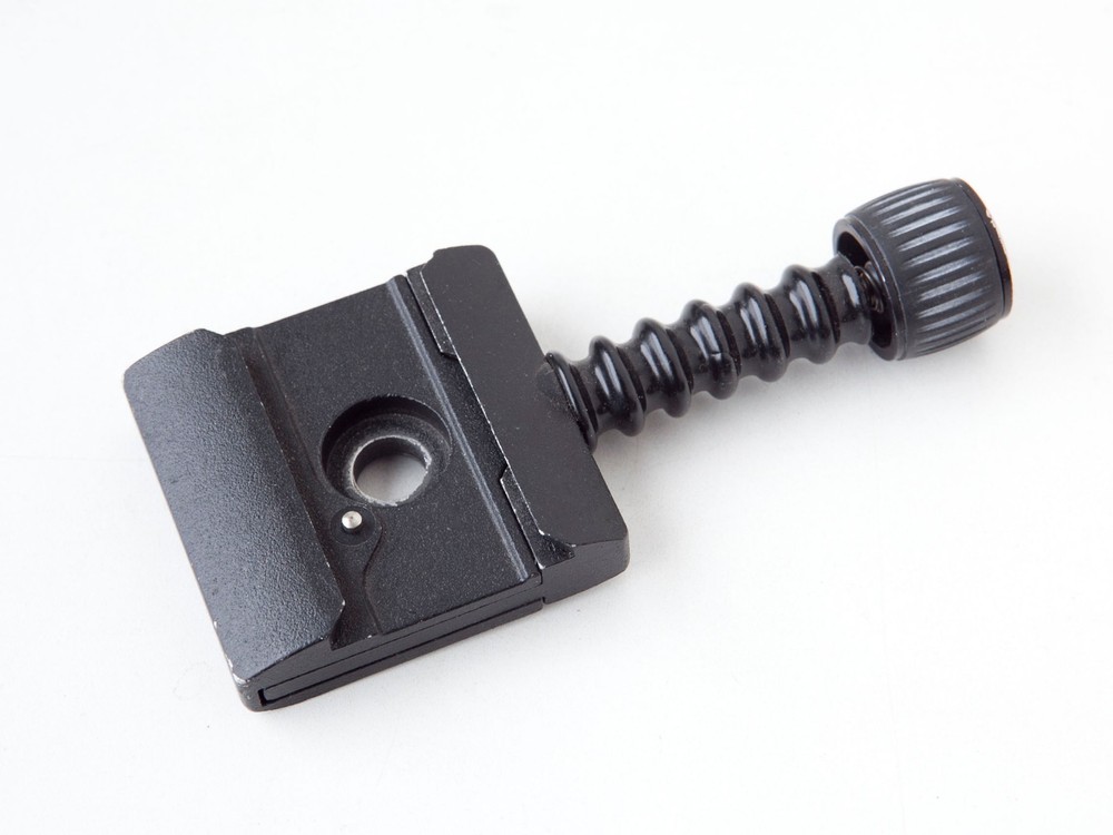 Gitzo - G1387 Dovetail Quick Release Adapter Clamp