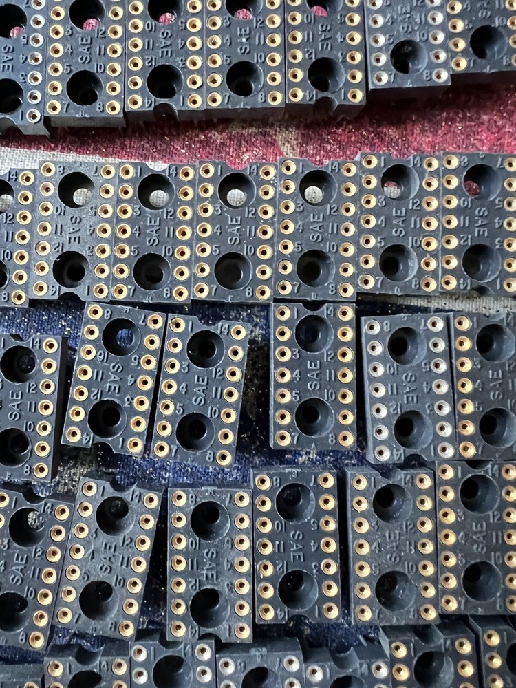 ** Quantity 115 ** Lot AMP DIP IC Socket 14 pin sockets