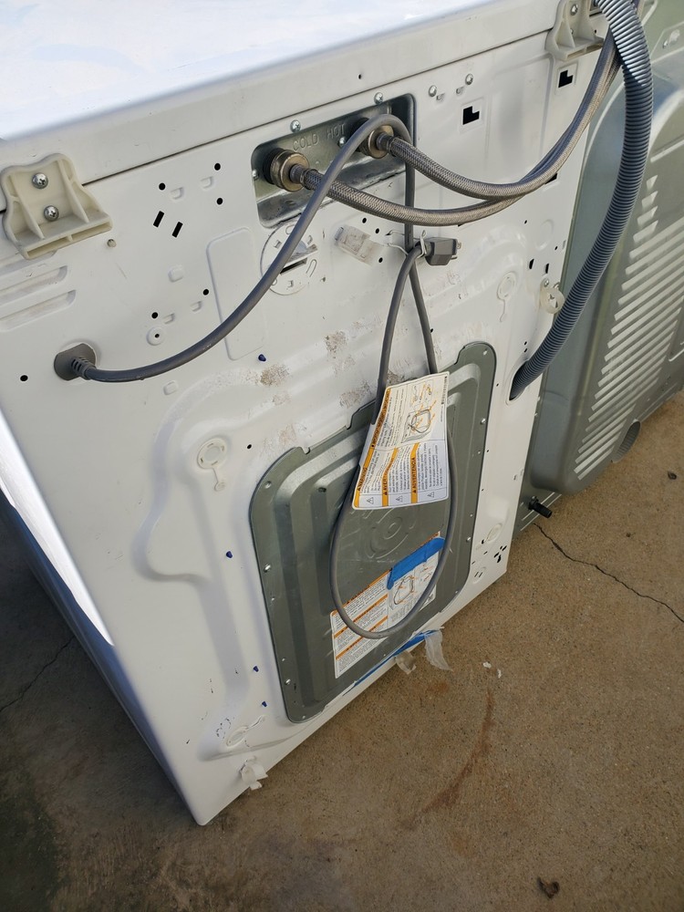 LG  Front Load Smart White Washer / Dryer Set, excellent condition