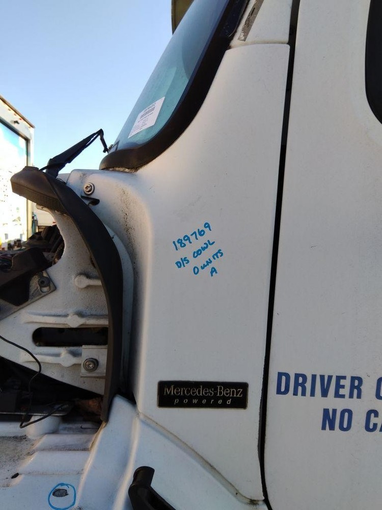 For 2004 FREIGHTLINER M2 106 COWL Left ,  MD