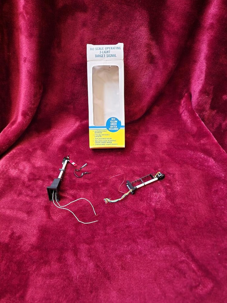 HO SCALE TRACK LIGHTS