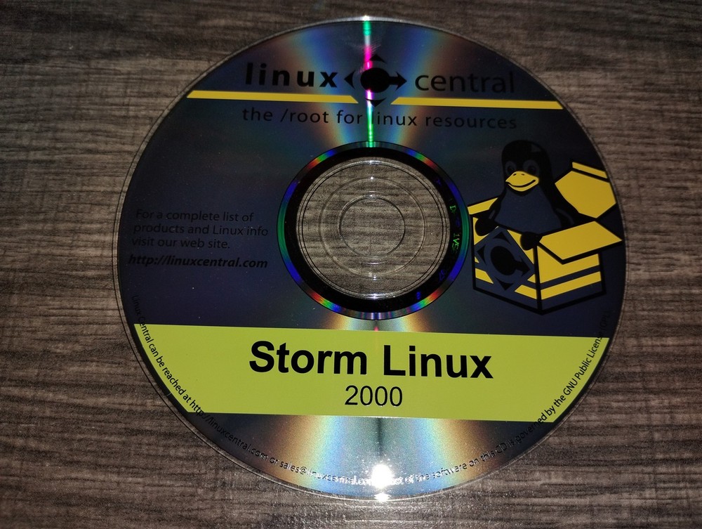 Storm Linux 2000 for PC Operating System Software CD-ROM Linux Central 2000 x86