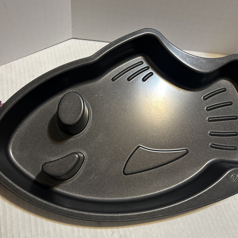 Wilton Vintage Fish Birthday Cake Pan