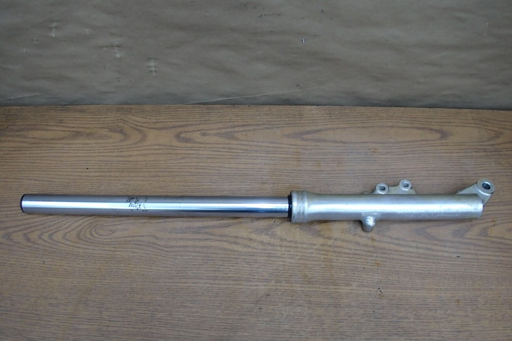 1982 YAMAHA XZ550 VISION LEFT FORK