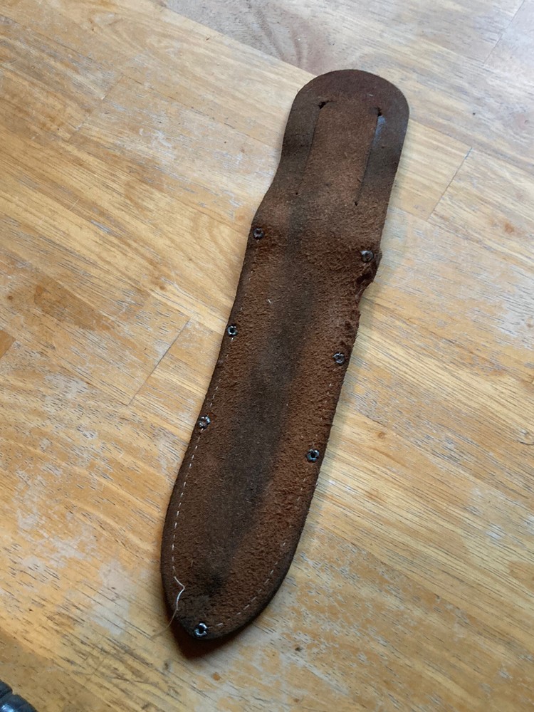 WWII US Fighting Knife, leather scabbard 6 3/4” blade