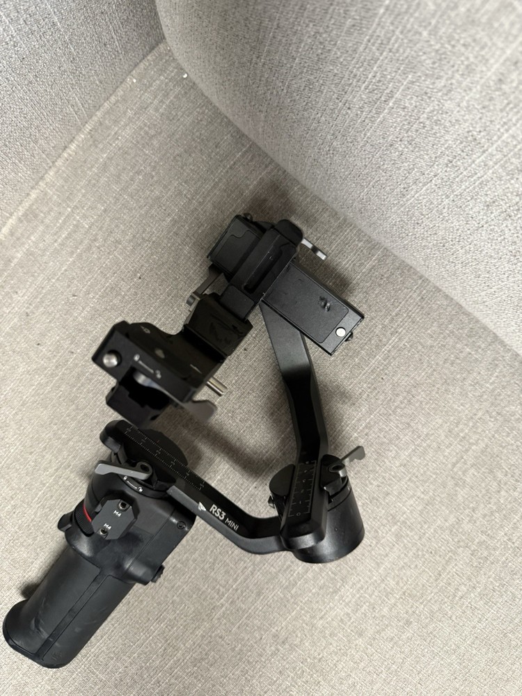 DJI RS 3 Mini, 3-Axis Gimbal Stabilizer - READ MORE - AS IS