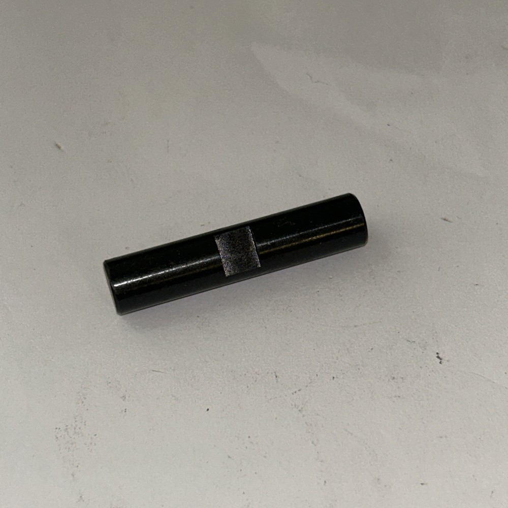 990163 Shaft, Pivot