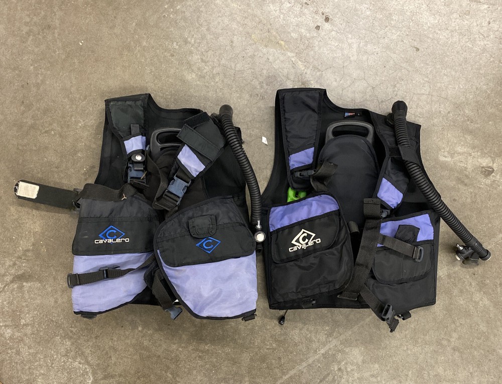 Cavalero Aqua Lung Divers Vest Size Medium (Pair)