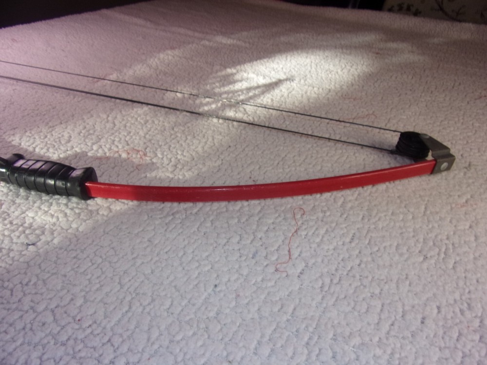 Red/Black Youth Compound Bow