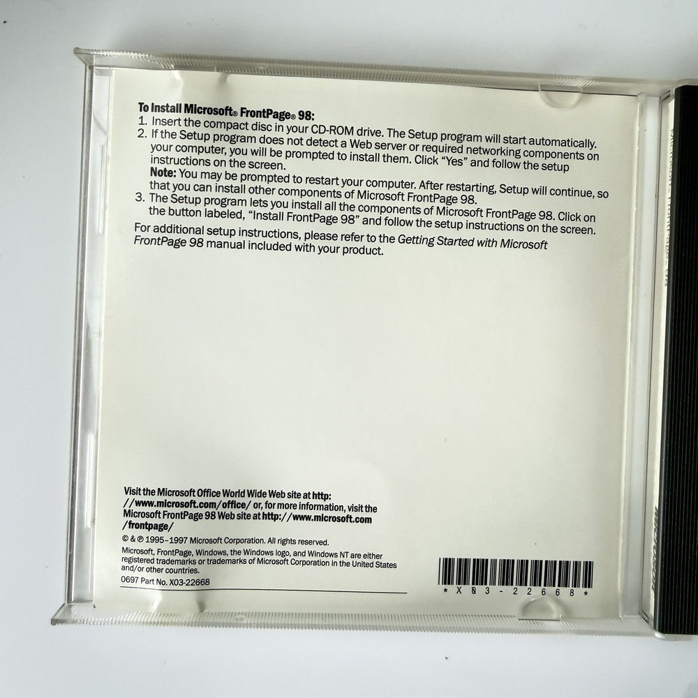 With CD KMicrosoft FrontPage 98 Upgrade CD-ROM for Windows NT 95 - With Key