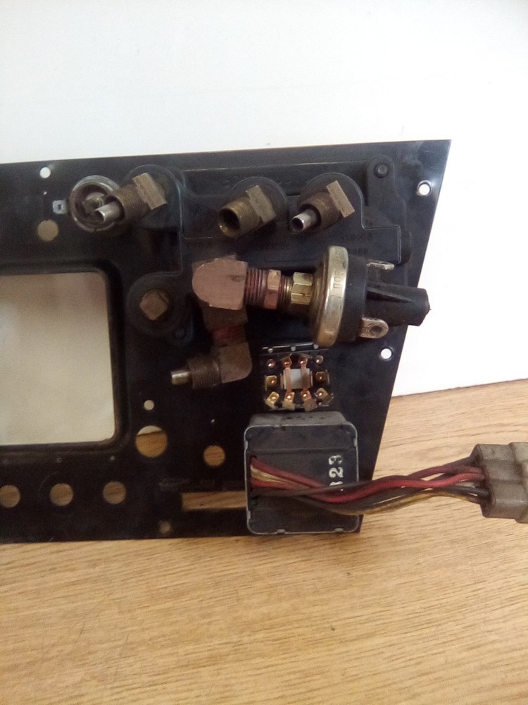 Volvo VNL Dash Switch Panel