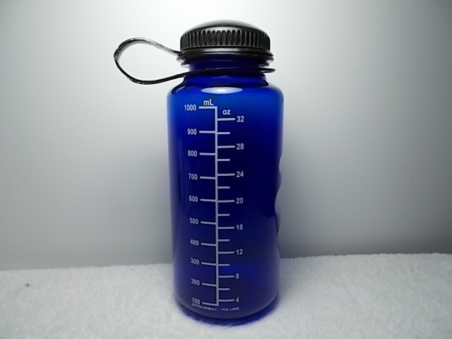 Eddie Bauer 32 Oz Blue Plastic Water Bottle
