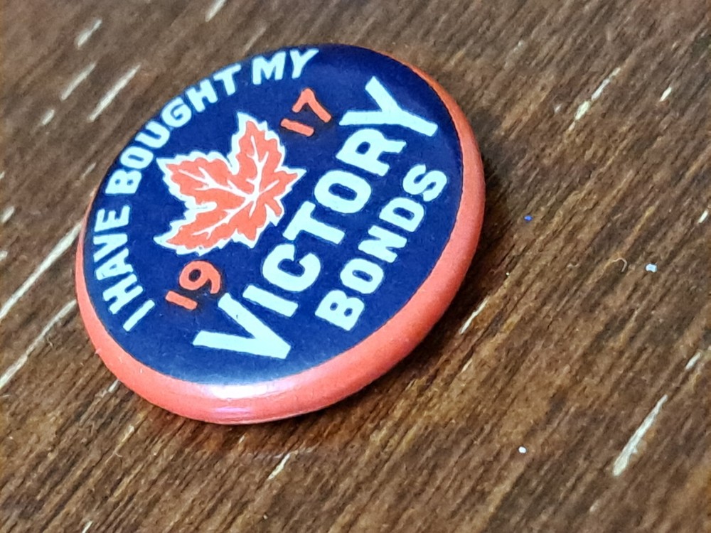 Canada 1917 Victory Bonds Pinback