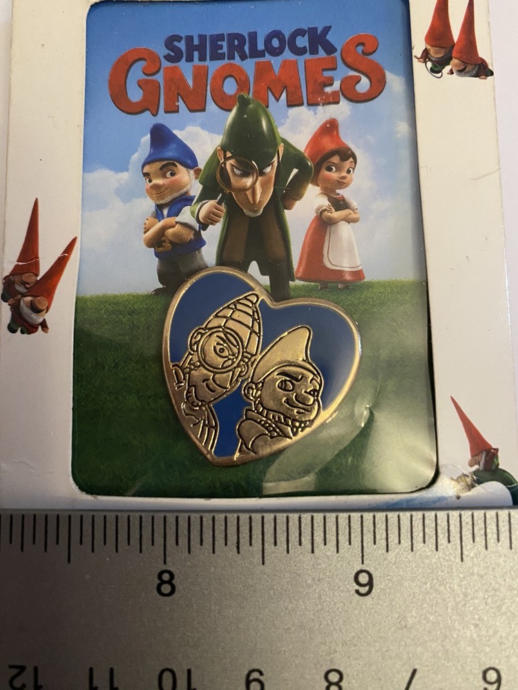 Sherlock Gnomes Lapel Pin P160