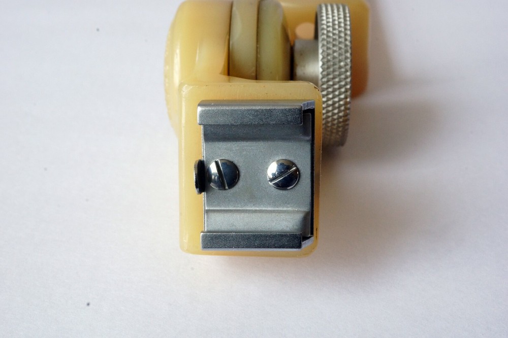 Leitz Wetzlar Leica CTOOM Camera Right Angle Adjustable Flash Bracket Plastic