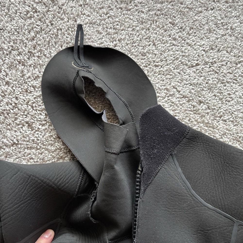 Patagonia men’s Wetsuit Size Medium