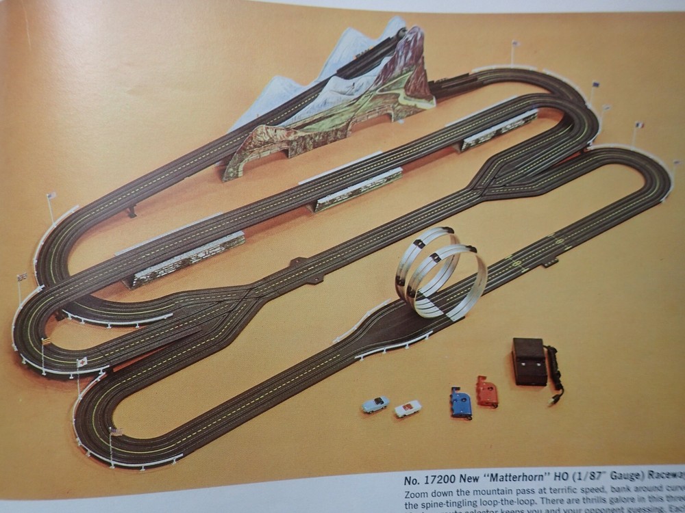 LIONEL Trains, Raceways, Phonographs & Science Sets Catalog(1966)