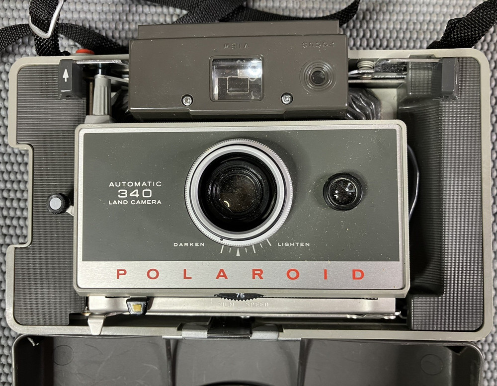 Vintage Polaroid 340 Land Camera W/ Case & Flash UNTESTED