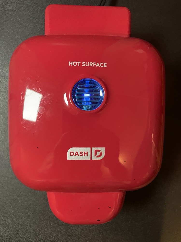 Dash Egg Bite Maker/ Dash Heart Waffle Maker Combo