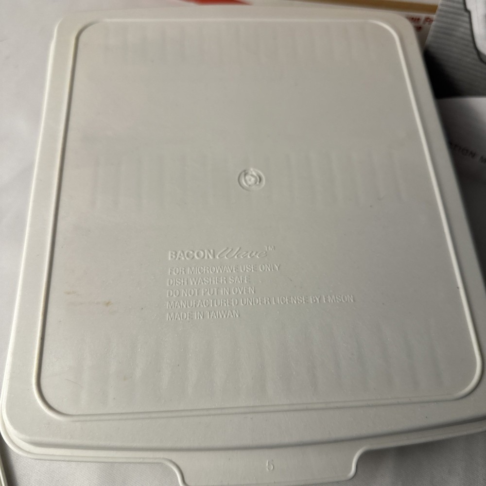 Emson Original Bacon Wave Microwave Bacon Tray Open Box