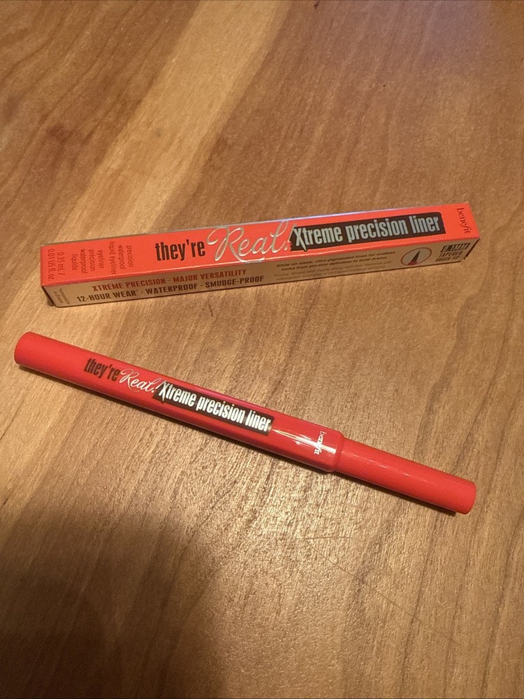Benefit Extreme Precision Liner BROWN