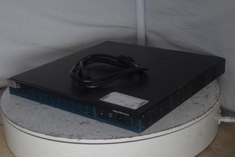 Cisco 2901 CISCO2901/K9 V06 Integrated Services Router