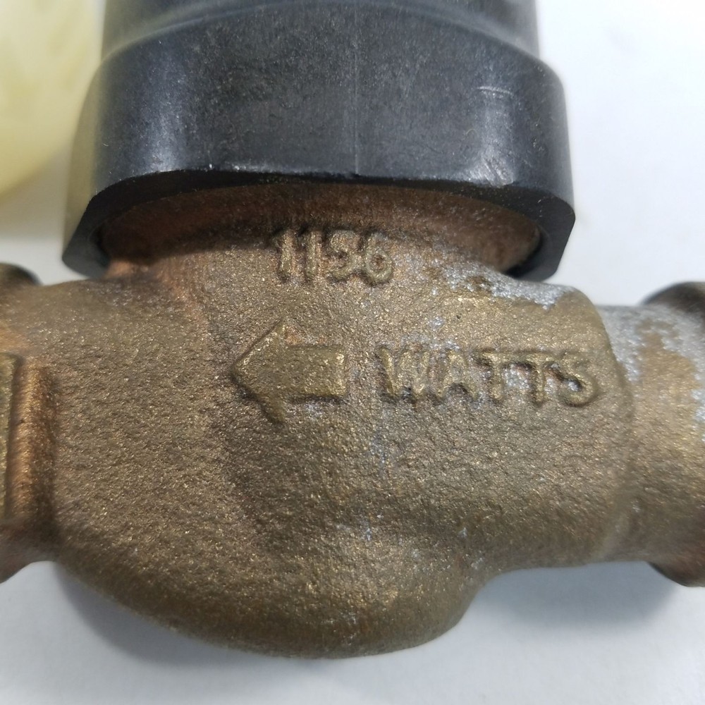 Watts BD1156F Hydronic System Pressure Regulator 1/2" FNPT to FNPT Thread Ends