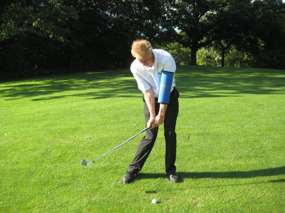 Golf Trainer - Bending Your Arm, Get Help From The "Straight Arm"