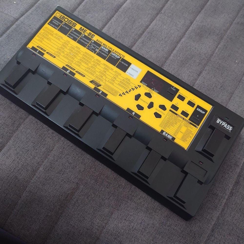 BOSS ME-8B bass effector
