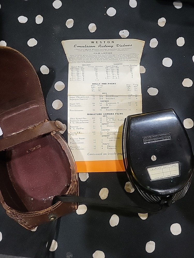 VINTAGE DEJUR Camera Light Meter Model 40 Leather Case