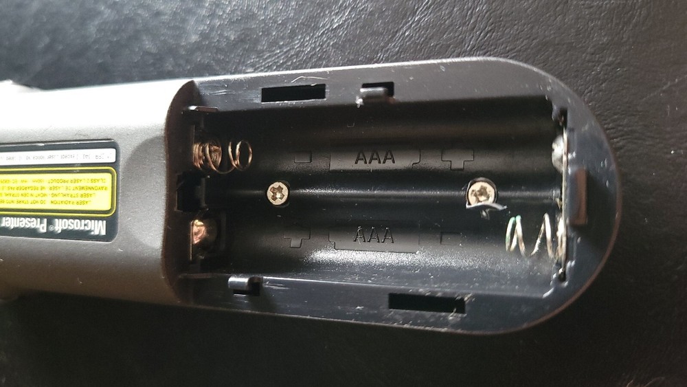 Microsoft Wireless Presenter/Pointer 3000 NO BATTERIES