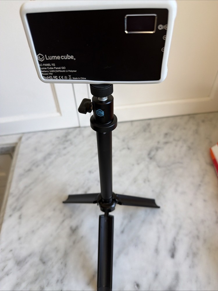 Lume Cube Panel Go Light LC-PANEL 112 9W w/ Diffuser, Tripod, Swivel Head