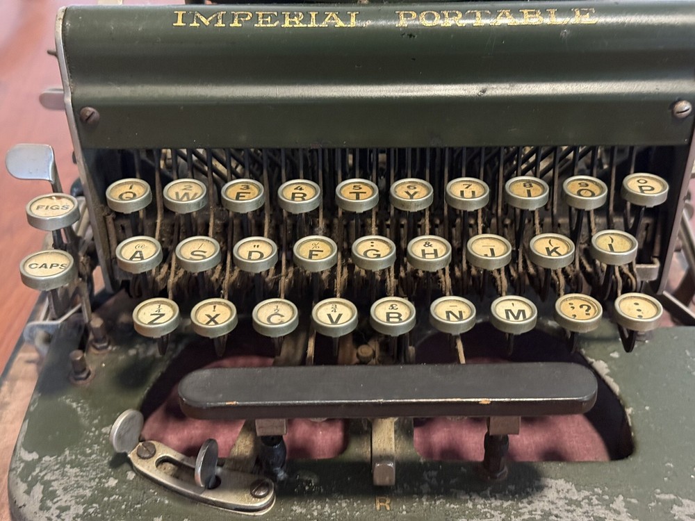 Rare ANTIQUE Imperial Model D Typewriter
