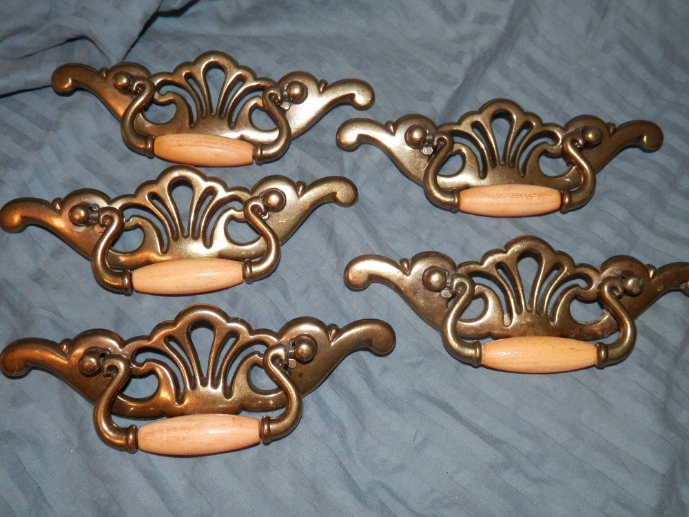 Cont .B. 1992 Drawer Pull handles knobs Cabinet Door brass?