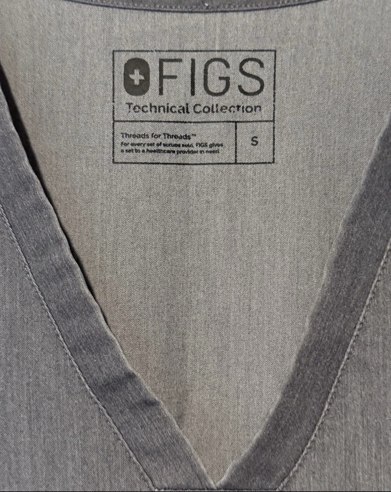 FIGS Scrub Top Womens Small Gray Technical Collection V Neck Stretch Pockets
