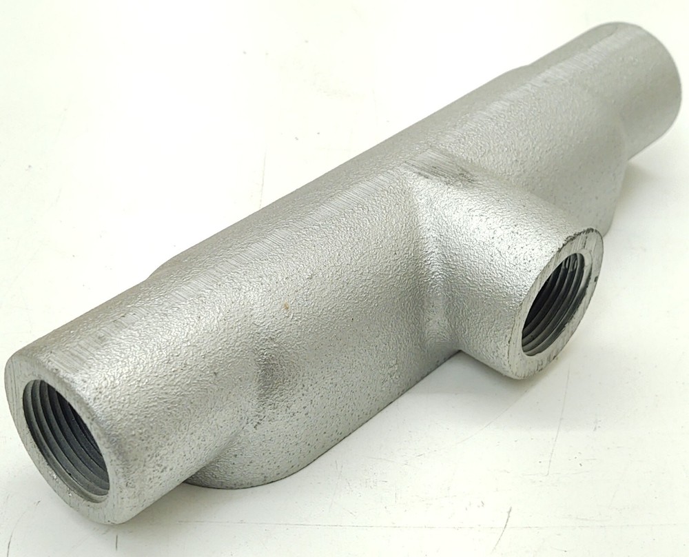 (2 PCS) BT3 CROUSE HINDS 1" MOGUL TEE. CONDULET