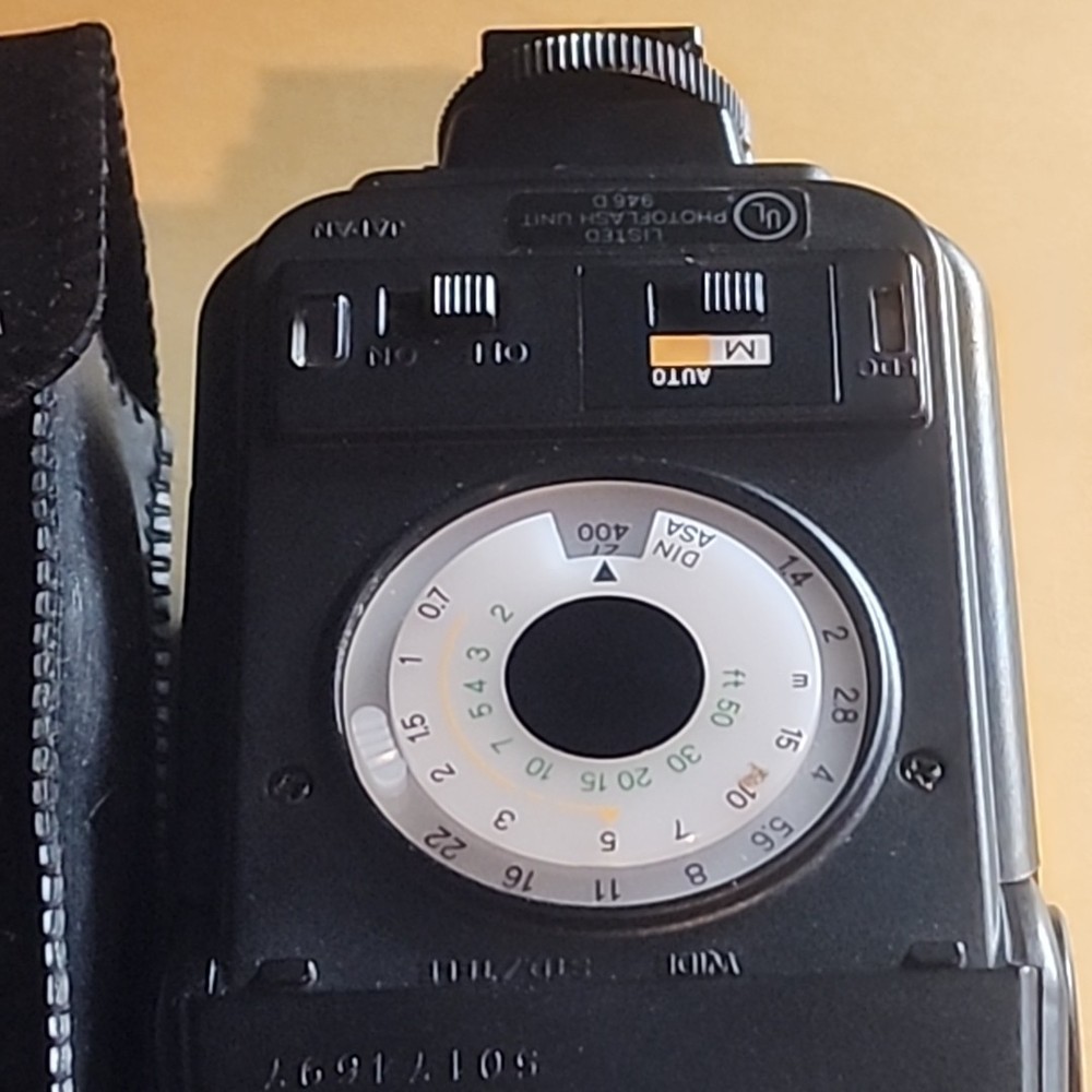 Minolta Auto 128 Camera Photo Flash Unit With Case