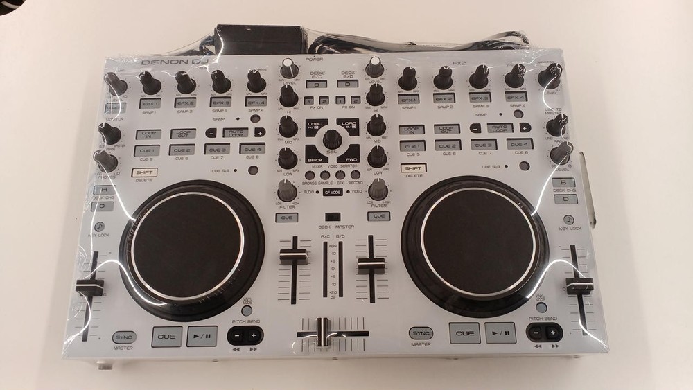 Denon DJ MC3000 MIDI Controller 4-Deck w/ Audio Interface Jog Wheels Used
