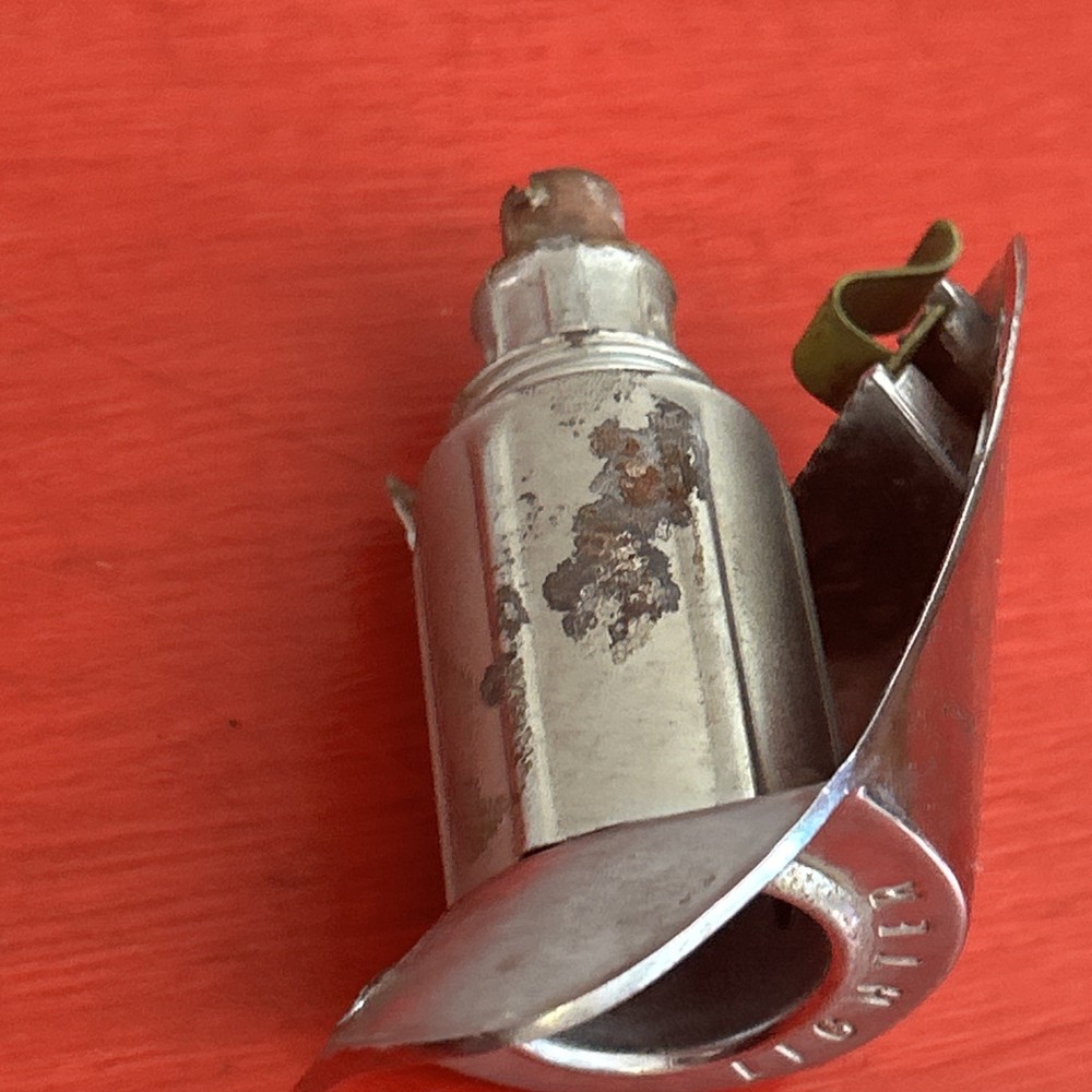 Vintage Lighter Socket 4762351 RH Dash Mount 1960 Buick ?