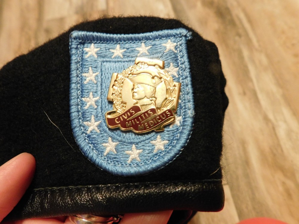 BLACK WOOL BERET SIZE 6 3/4