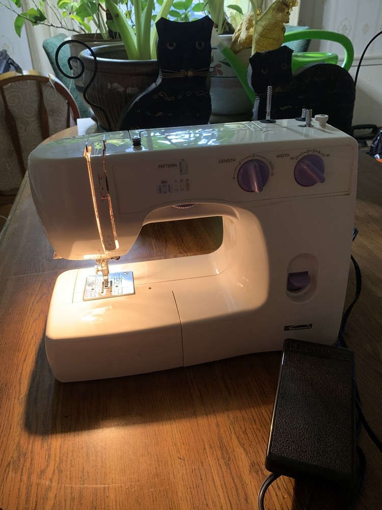 Kenmore Sewing Machine Model 385 ￼