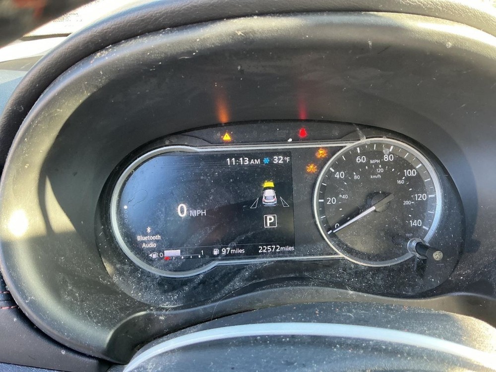 KICKS 2019 Glove Box 4926521