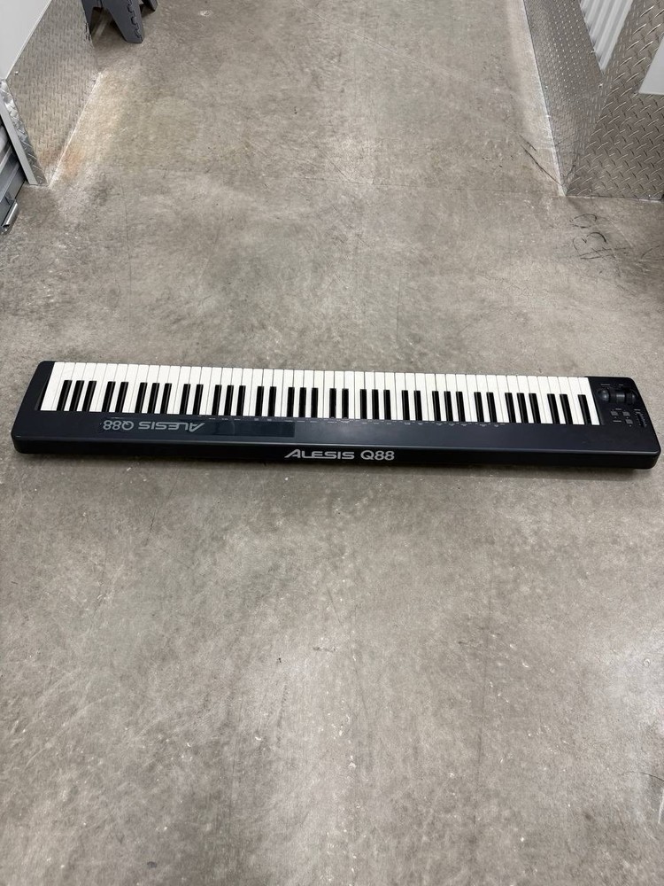 Alesis Q88 USB/MIDI Keyboard Controller 88 Keys