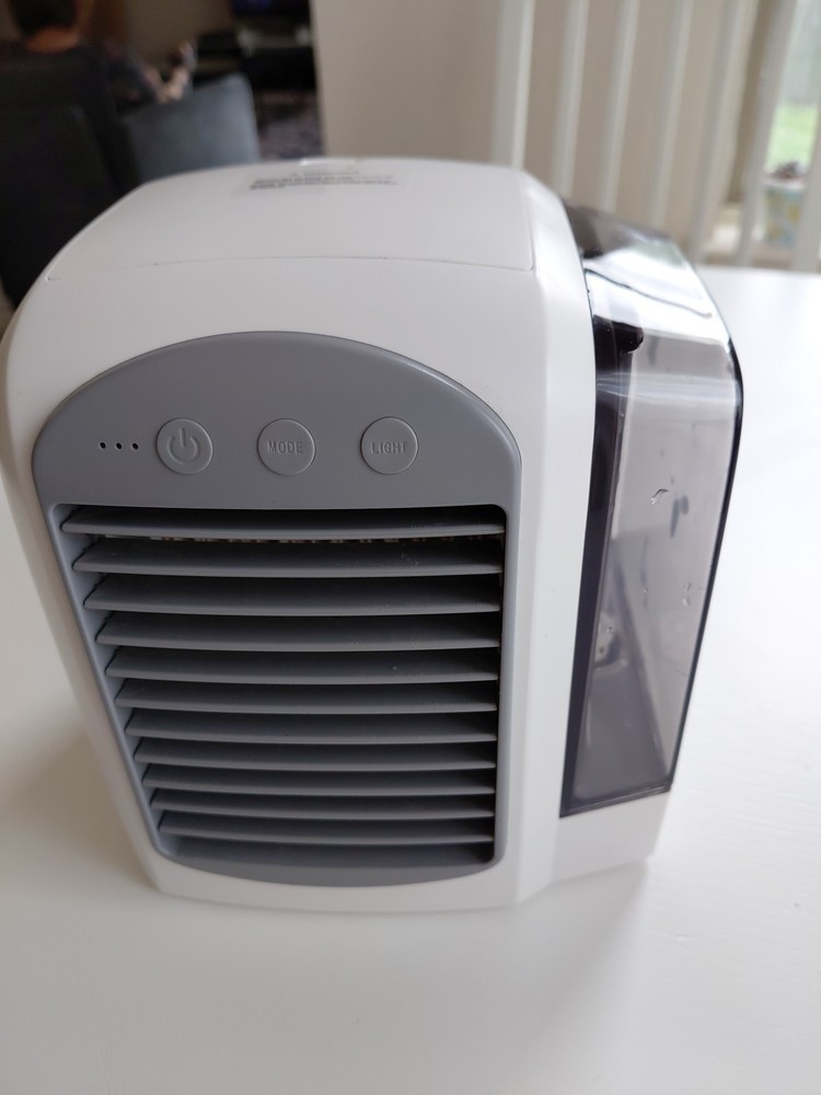 Portable Air Cooling Fan Desk Top USB Personal Desk Fan w/Light WT-F10