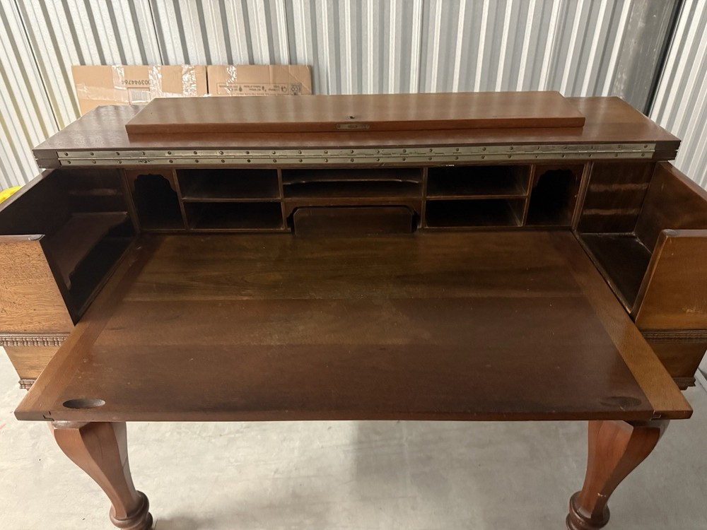 Antique mahogany Desk