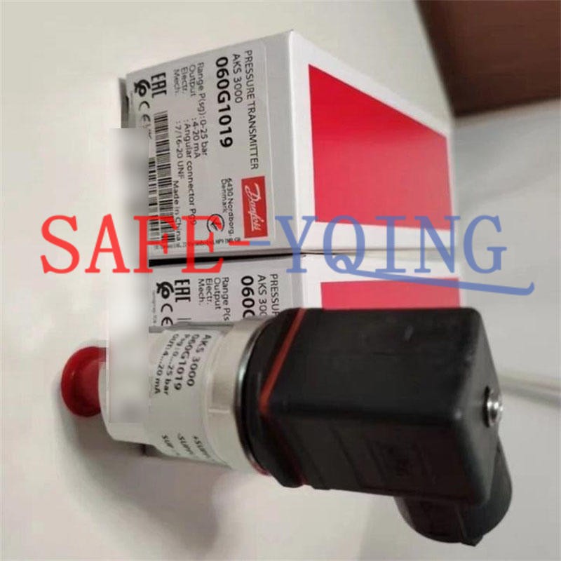 1PCS Danfoss pressure transmitter AKS3000 060G1019 NEW