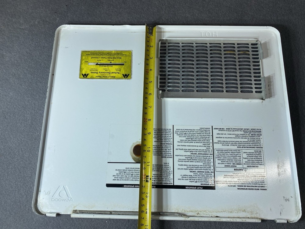 Motorhome Atwood RV WATER HEATER 18"x15" White Door Used