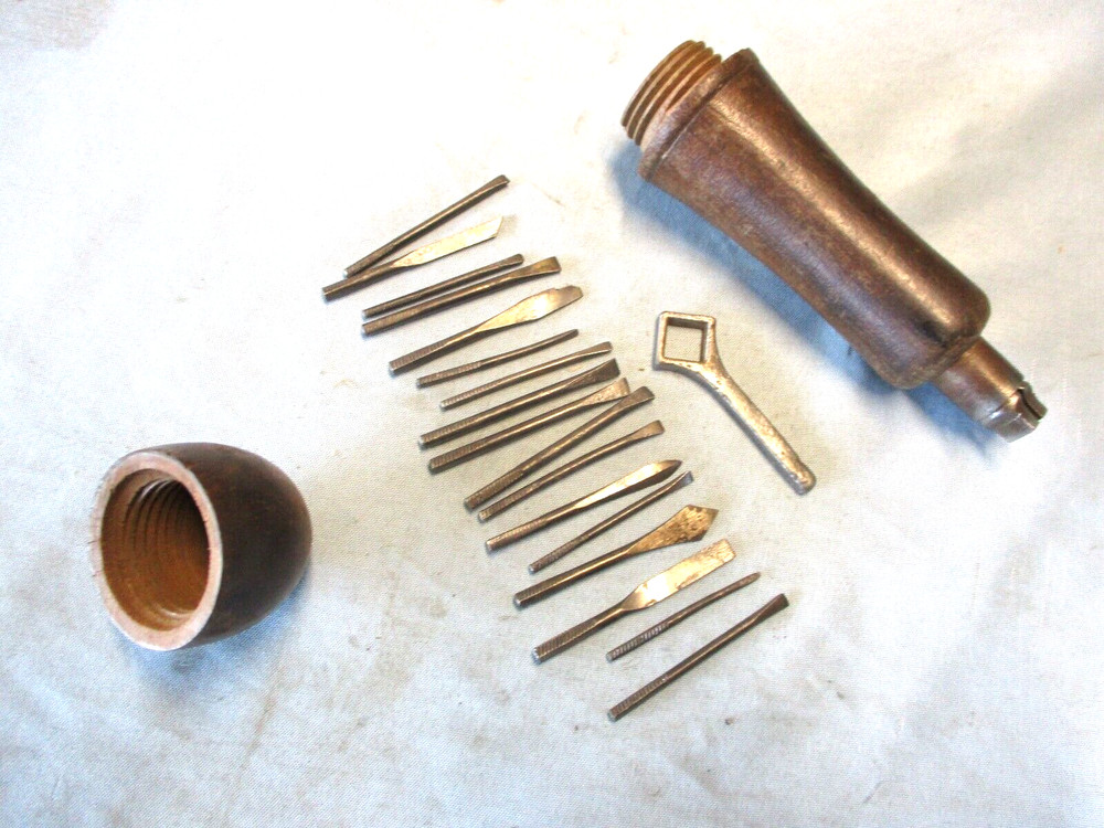 VINTAGE TOOL HOLDER - TOOL HANDLE WITH 17 BITS PLUS THE WRENCH
